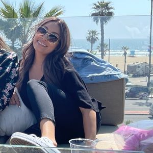 Meet your Posher, Desiree